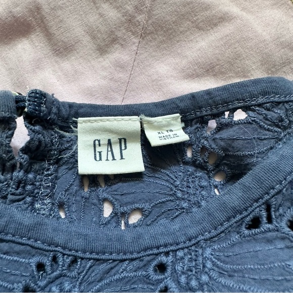 GAP Babydoll Top - Picture 4 of 5